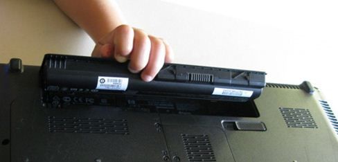 laptop battery replacement 2 zps40f2qs3f Tech Tip : How To Fix Laptop’s “Plugged In Not Charging” Problem