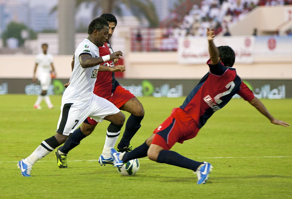 IMAGE: http://i1167.photobucket.com/albums/q638/Tareq_Alhamrani/Sports/Football/Alshaab_vs_AlAhli%2009Nov2012/_D3_3352.jpg