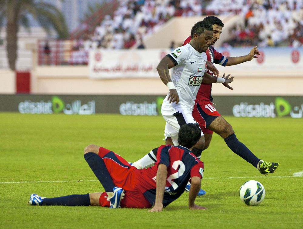 IMAGE: http://i1167.photobucket.com/albums/q638/Tareq_Alhamrani/Sports/Football/Alshaab_vs_AlAhli%2009Nov2012/_D3_3355.jpg
