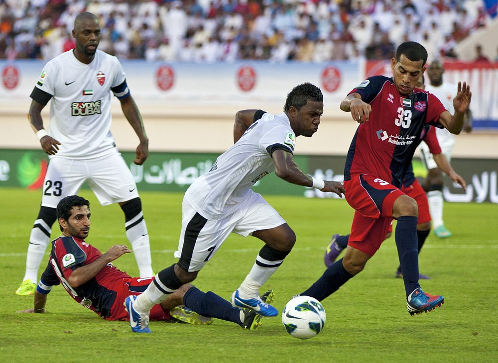IMAGE: http://i1167.photobucket.com/albums/q638/Tareq_Alhamrani/Sports/Football/Alshaab_vs_AlAhli%2009Nov2012/_D3_3363.jpg