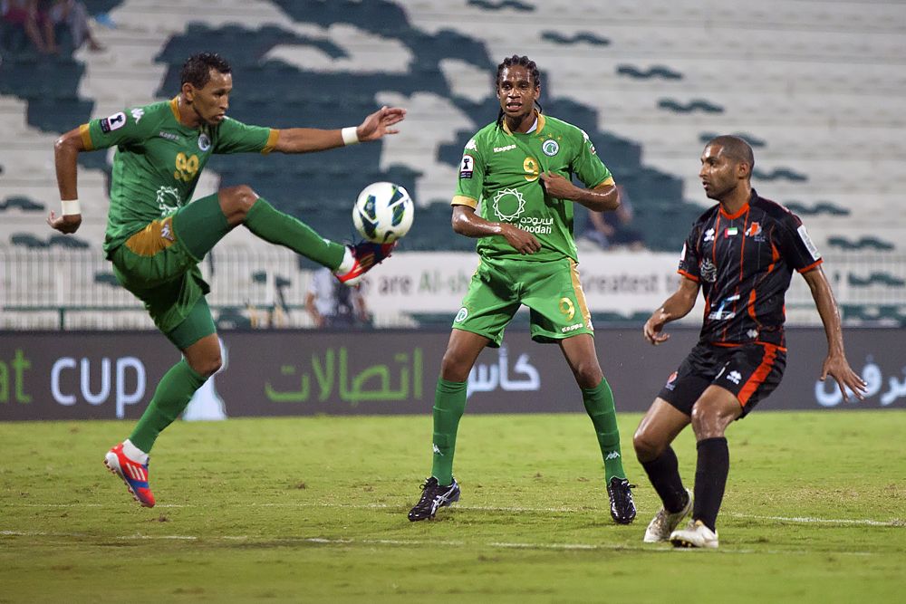 IMAGE: http://i1167.photobucket.com/albums/q638/Tareq_Alhamrani/Sports/Football/Alshabab_Ajman%2012%20November%202012/1D2N9219.jpg