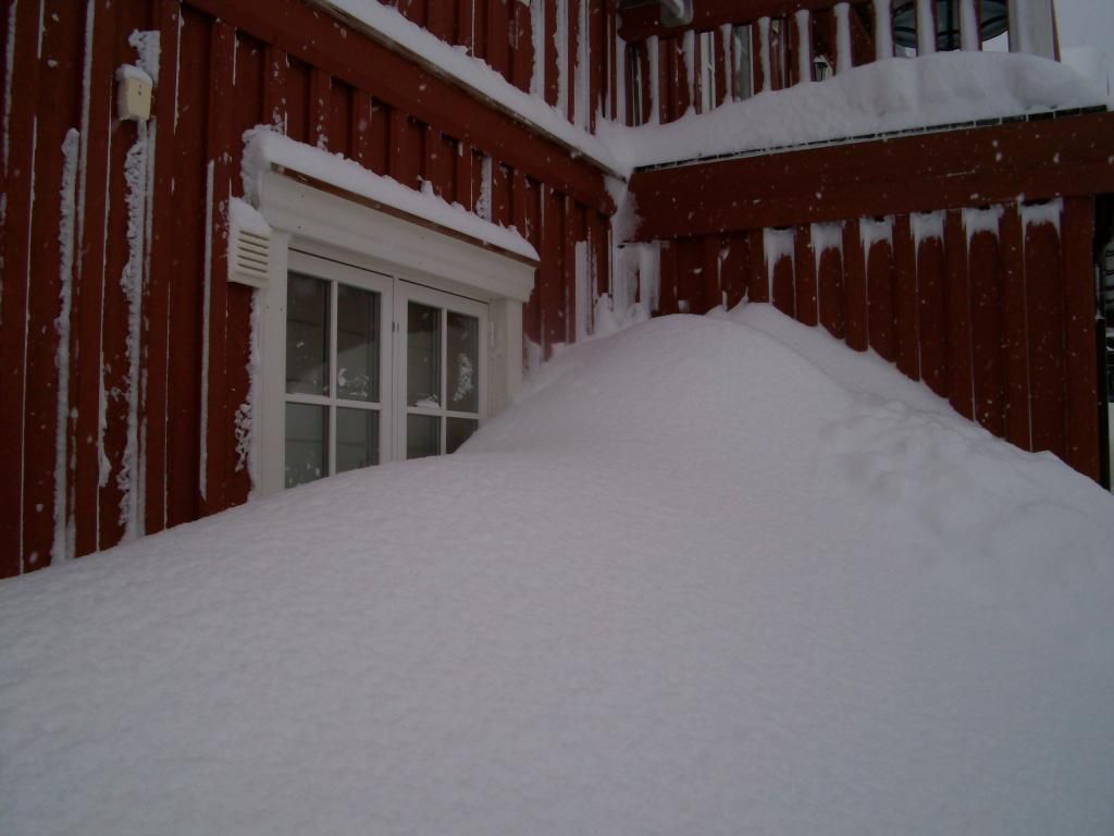  photo 150208 House Snow_zpssoy9vdke.jpg