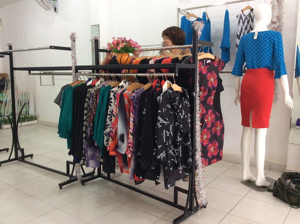 Cần thanh lý phụ kiện shop quần áo - giá cực shock - 2